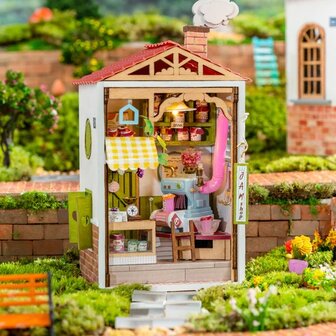 Miniature self-build house Rolife Sweet Jam Shop