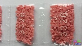 Nummer 3326 vierkante steentjes (klein)